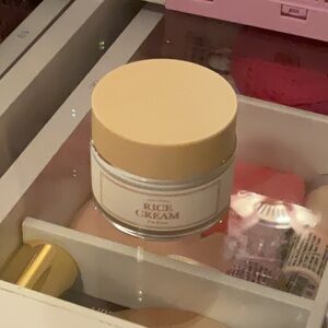 Korean Beauty Shop Rice Cream